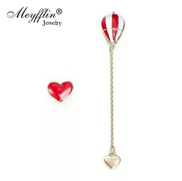 ❤️ earring Set Capture My Heart Dangle Earings* - Picture 3 of 3